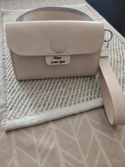 WOMENS WALLET WITH WRIST STRAP