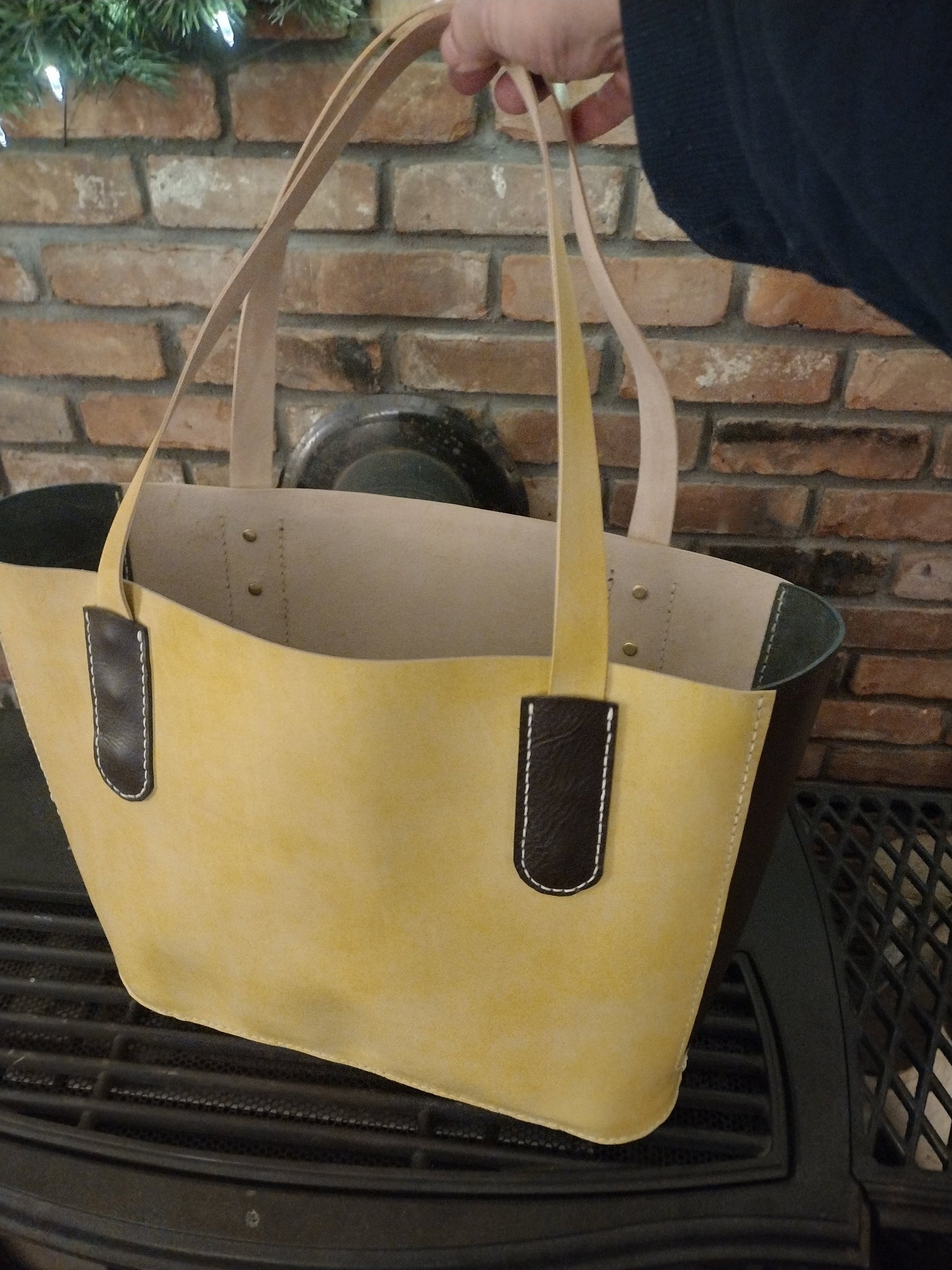BASIC LEATHER TOTE